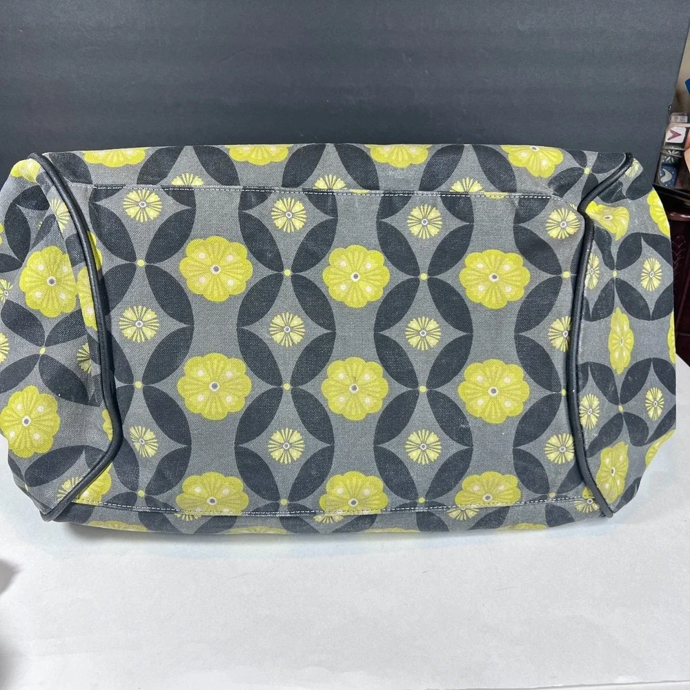 Petunia Pickle Bottom Wistful Weekender Diaper Bag Yellow Gray Floral Large Tote